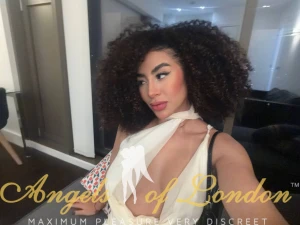 Luella (21) London Escort