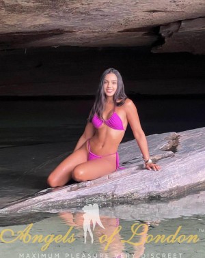 Landau (22) London Escort