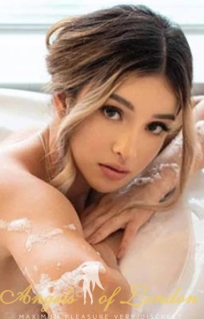 Hora London Escort